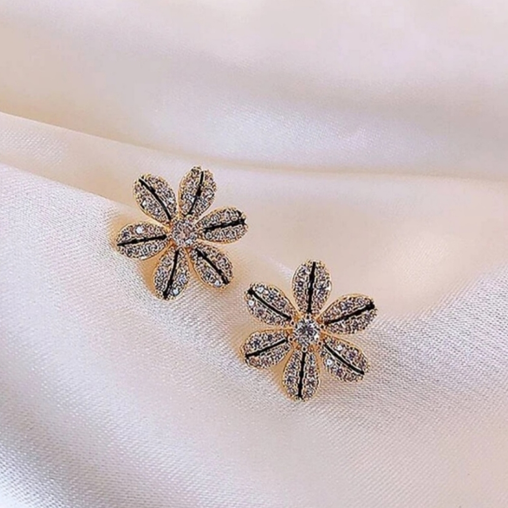 🌼Rhinestone Flower Stud🌼